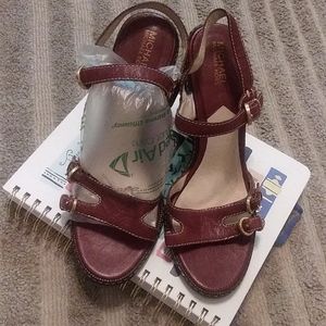 Micheal Kors leather sandals 10M
